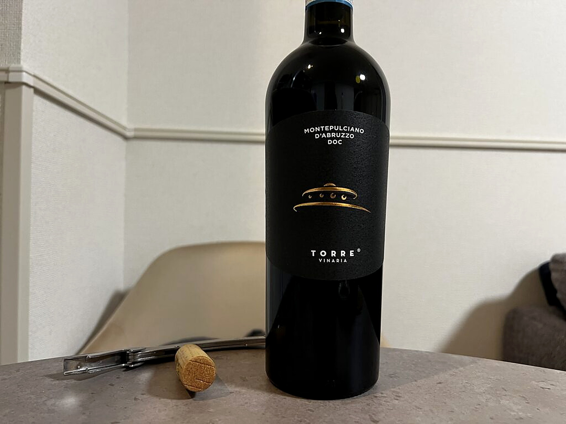 イタリアの芳醇な旨みを堪能する!トッレ・ヴィナリア モンテプルチアーノ・ダブルッツォ 2022実飲評(写真2)
